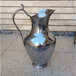 یک عدد پارچ قدیمی