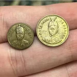 2 دکمه احمد شاه؛ اورجینال و نایاب