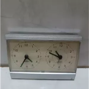 ساعت رومیزی قدیمی دو قلو
