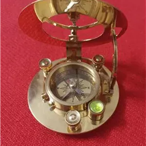 قطب نمای برنزی انتیک