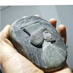 مجسمه یا مهر قدیمی سرباز هخامنشی