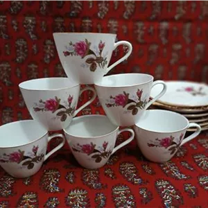 فنجان نعلبکی گل شیپوری قدیمی