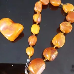 دستبند کهربایی اصل با سنجاق سینه