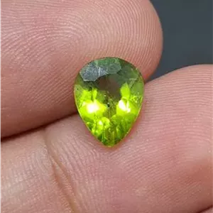 سنگ زبرجد کاهویی اصل معدنی کد 212