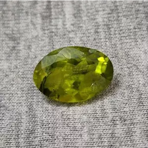 سنگ زبرجد اصل معدنی