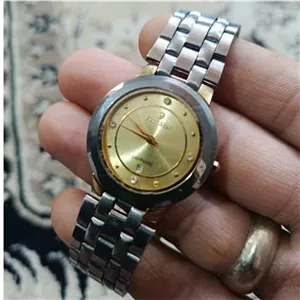 ساعت سویسی کوارتز قدیمی