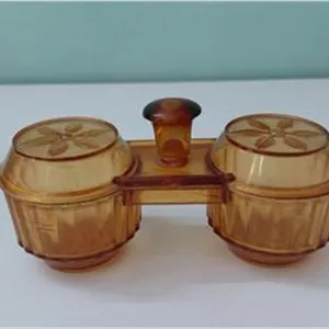 نمکدان دوقلوی قدیمی