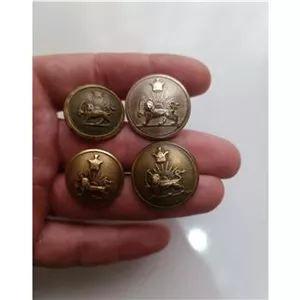 چهار عدد دکمه کهنه