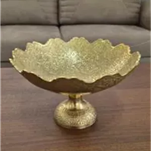 ظرف پایه دار برنجی