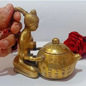 مجسمه آنتیک طرح قوری برنجی