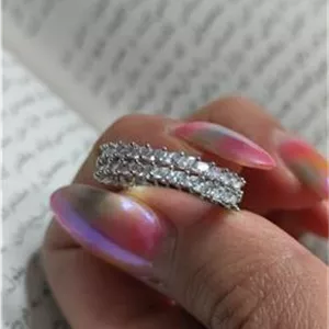 حلقه نگینی بسیار شیک و زیبا رنگ ثابت