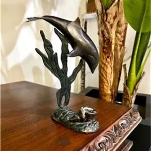 مجسمه برنزی دلفین