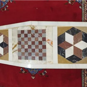 میز سنگی شطرنج قدیمی ، آنتیک ، تکه کاری شده