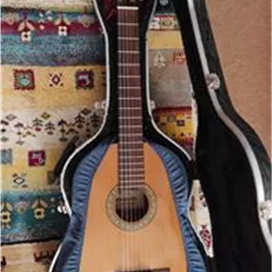 گیتار کلاسیک آدمیرا ویرتوزو