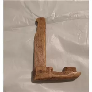 قفل کلون چوبی قدیمی