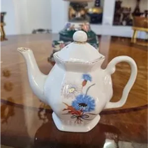 قوری کوچک قدیمی