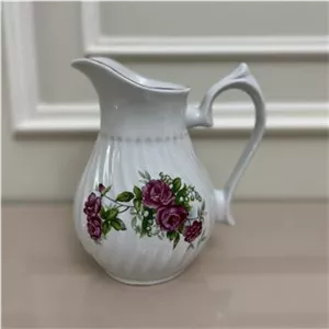 پارچ گل سرخی
