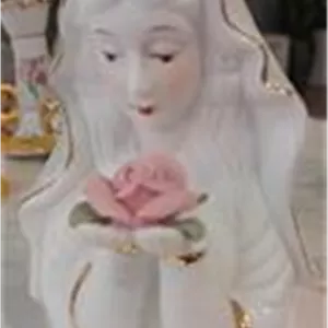 مجسمه حضرت مریم