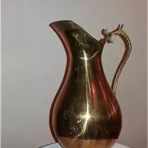 پارچ مسوار یا برنجی کنار سماوری
