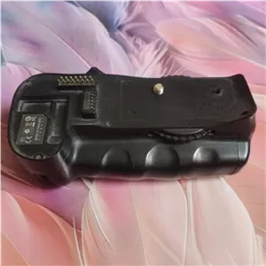 گریپ دوربین نیکون 300D و 700D