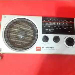 رادیو قدیمی توشیبا 3موج FM دار