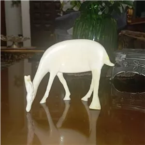 مجسمه آهو