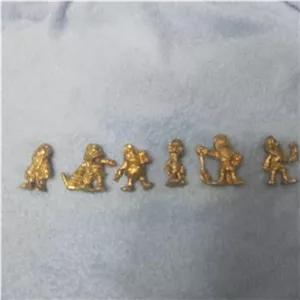 مجسمه برنزی هفت کوتوله