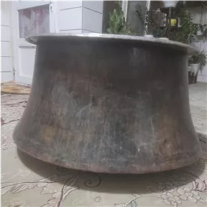 دیگ مسی بزرگ 
