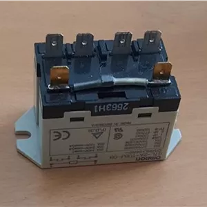 3عدد رله omron ولتاژ کویل 24