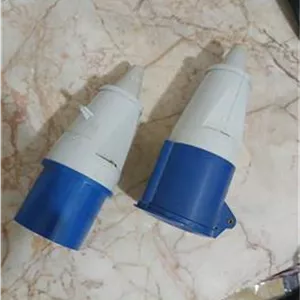 دوشاخه صنعتی 3 پین (( ارسال رایگان ))