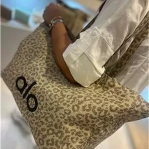 کیف بزرگ پلنگی طرح alo