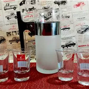 پارچ اروپایی قدیمی درحدنو و4عدد لیوان کوچک آکبند