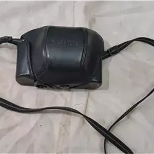 یک عدد دوربین عکاسی ژاپنی یاشیکا سالم