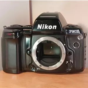 دوربین نیکون F90X آنالوگ