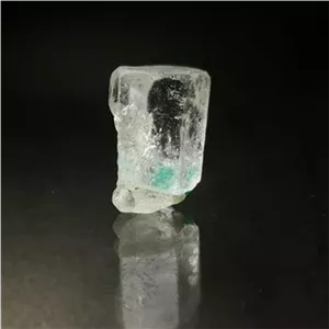 بلور آکوامارین شفاف