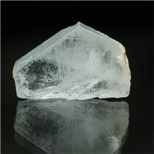 بلور آکوامارین شفاف
