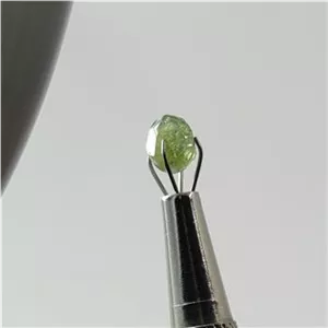 سنگ گارنت دمانتوئید سبز معدنی کد 105