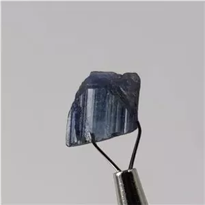 راف کریستالی سنگ تانزانیت(تانزانایت)معدنی تانزانیا
