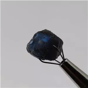 راف کریستالی سنگ تانزانیت(تانزانایت)معدنی تانزانیا