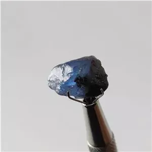 راف کریستالی سنگ تانزانیت(تانزانایت)معدنی تانزانیا