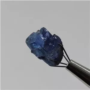 راف کریستالی سنگ تانزانیت(تانزانایت)معدنی تانزانیا