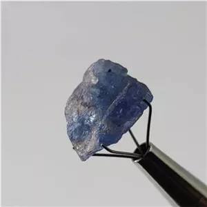 راف کریستالی سنگ تانزانیت(تانزانایت)معدنی تانزانیا