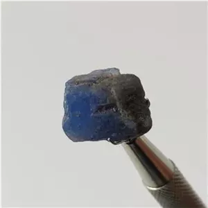 راف کریستالی سنگ تانزانیت(تانزانایت)معدنی تانزانیا
