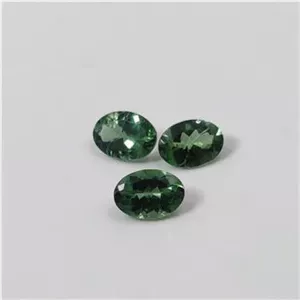 سه قطعه نگین سنگ آپاتیت سبز معدنی کشور کانادا
