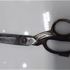 قیچی قدیمی