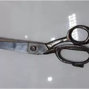 قیچی قدیمی