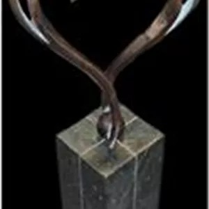 مجسمه برنزی اثر استاد تاها بهبهانی