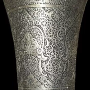 لیوان نقره قلم زنی بسیار زیبا دوره صفوی امضا دار 