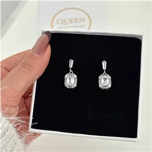 گوشواره زنانه طرح جواهر کوچک کد ۹۲۹