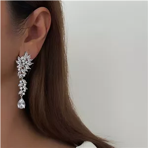 گوشواره زنانه طرح جواهر بلند کد ۹۵۱